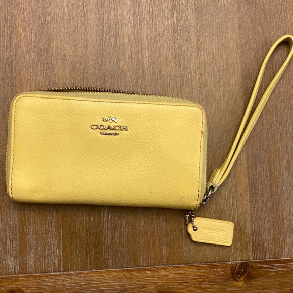 Coach wristlet yellow - Picture 1 of 2